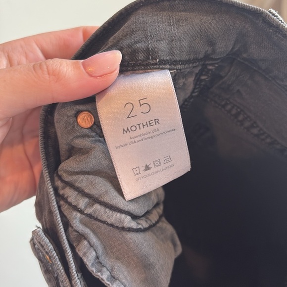 MOTHER The Insider Crop Step Fray Chalk Faded Black Size 25 - Picture 6 of 11